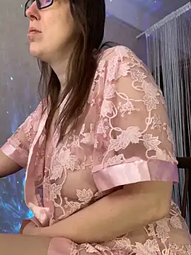 Snapshot of CrazyPinky chatting on February 4, 7:07 am CrazyPinky online show from February 4, 7:07 am