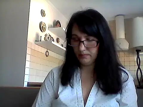 Elena48324 online show from May 3, 9:04 am