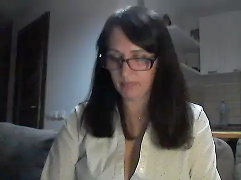 Elena48324 online show from May 7, 6:02 pm