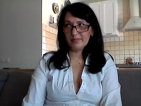 Elena48324 online show from May 10, 9:36 am
