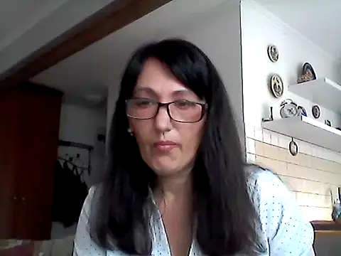 Elena48324 online show from May 12, 10:23 am