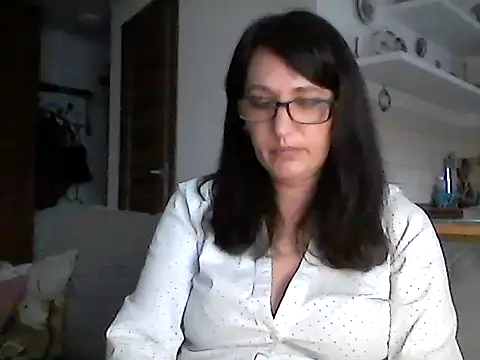 Elena48324 online show from May 13, 5:21 pm
