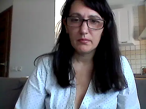 Elena48324 online show from May 17, 6:22 am