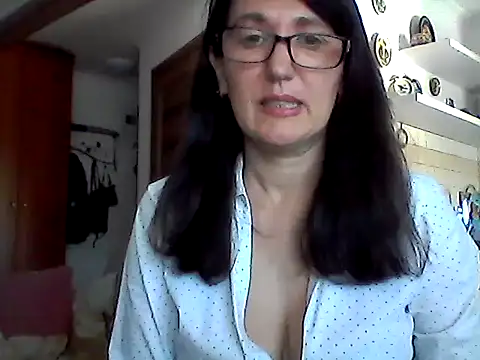 Elena48324 online show from May 26, 7:15 am