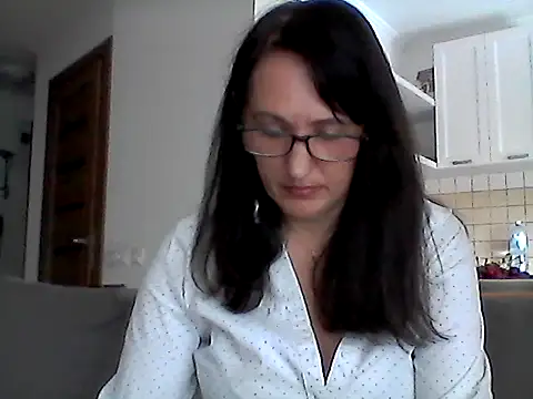 Elena48324 online show from June 6, 10:09 am