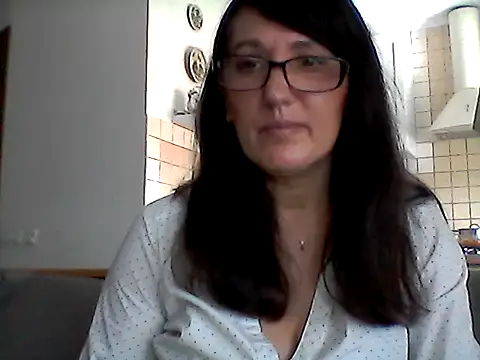 Elena48324 online show from June 7, 10:52 am