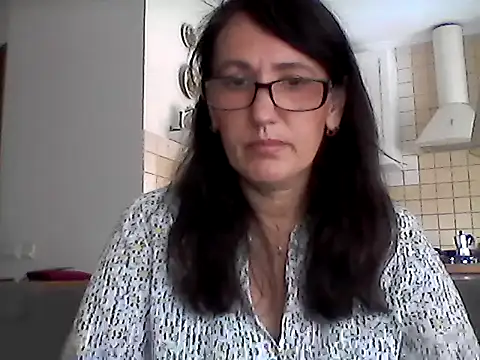 Elena48324 online show from June 13, 9:18 am
