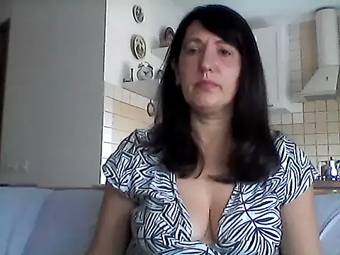 Elena48324 online show from July 12, 7:10 am