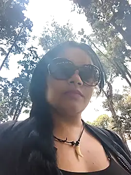 Snapshot of Yaya_watson chatting on April 21, 6:01 pm Yaya watson online show from April 21, 6:01 pm