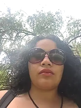 Snapshot of Yaya_watson chatting on May 23, 7:18 pm Yaya watson online show from May 23, 7:18 pm