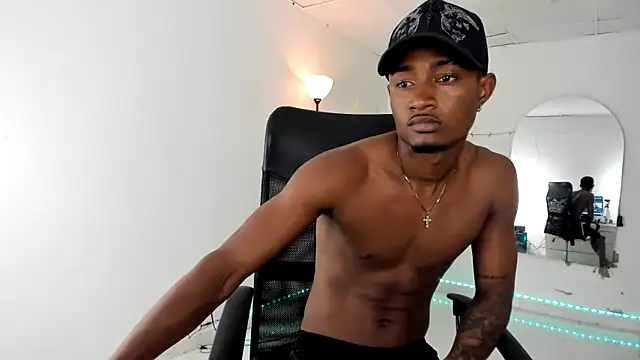 Snapshot of AbonySex69 chatting on December 15, 7:18 pm AbonySex69 online show from December 15, 7:18 pm