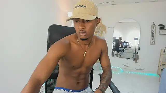 Snapshot of AbonySex69 chatting on January 6, 2:59 am AbonySex69 online show from January 6, 2:59 am