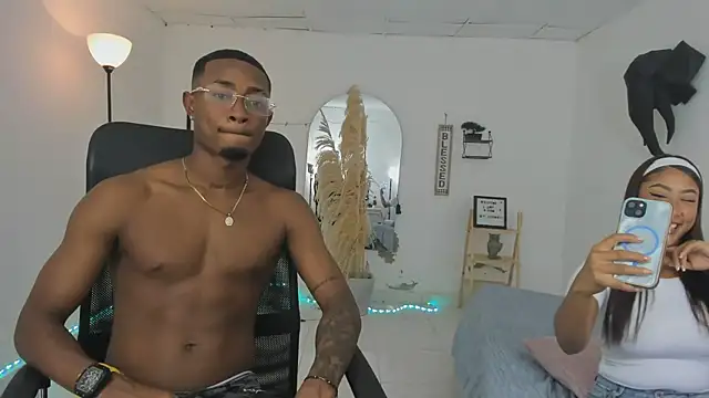 Snapshot of AbonySex69 chatting on January 11, 3:33 am AbonySex69 online show from January 11, 3:33 am