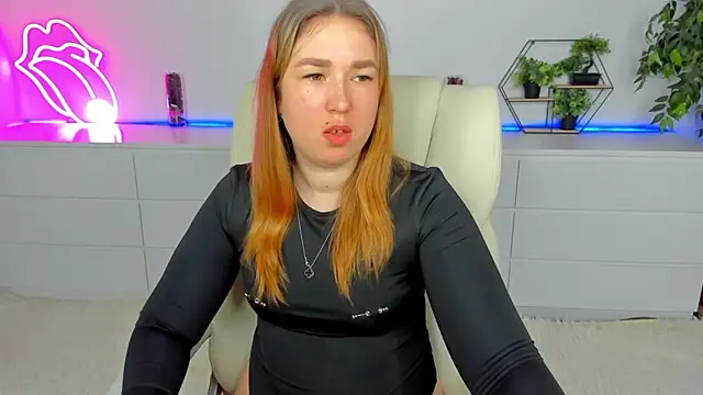 Snapshot of Sofii_darling chatting on February 13, 5:42 pm Sofii darling online show from February 13, 5:42 pm