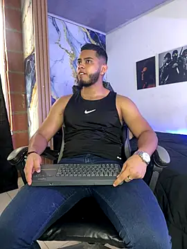 Snapshot of Tyler_price chatting on September 20, 9:05 pm Tyler price online show from September 20, 9:05 pm