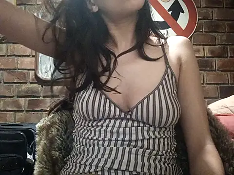 agusttt2667 online show from May 13, 4:43 am