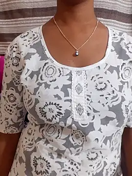Snapshot of Fiza_Rani78 chatting on July 24, 2:20 am Fiza Rani78 online show from July 24, 2:20 am