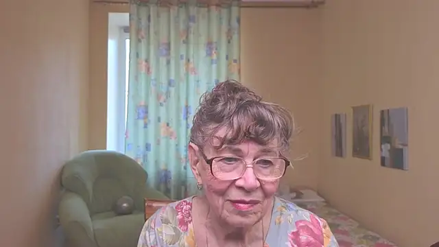 Betty Brick online show from May 2, 11:48 am