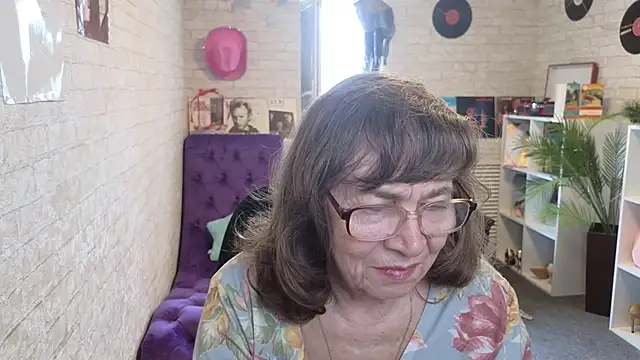 Betty Brick online show from May 19, 12:55 pm