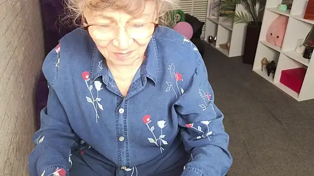 Betty Brick online show from May 27, 5:21 pm