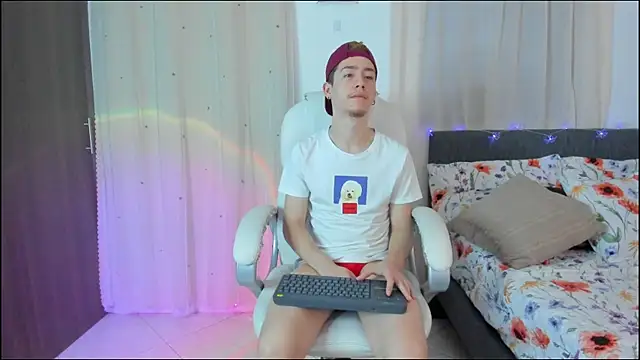 ThiagooJames online show from January 13, 1:22 am