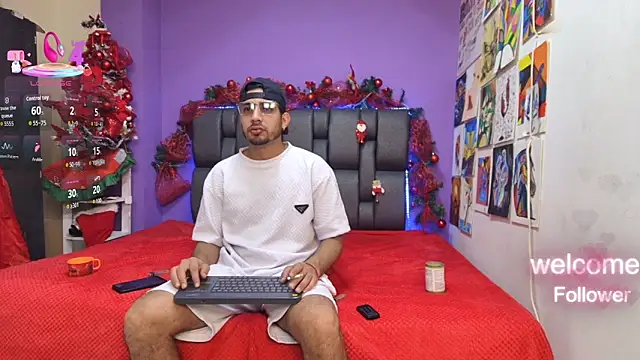 ashtoncooperr online show from December 5, 6:37 pm