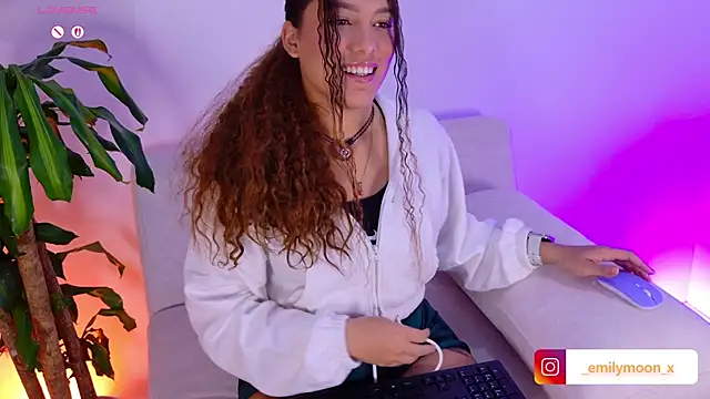 onlyemily  online show from March 17, 1:32 am