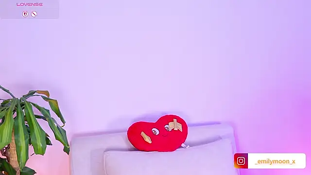 onlyemily  online show from March 25, 1:22 am