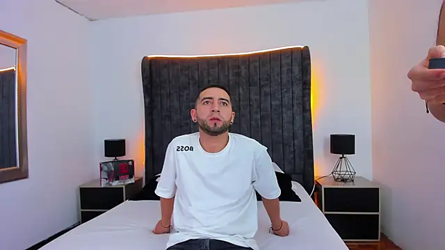 Snapshot of Lushian_ chatting on January 18, 5:28 pm Lushian online show from January 18, 5:28 pm