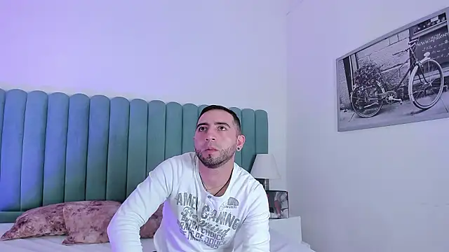 Snapshot of Lushian_ chatting on February 4, 2:12 pm Lushian online show from February 4, 2:12 pm