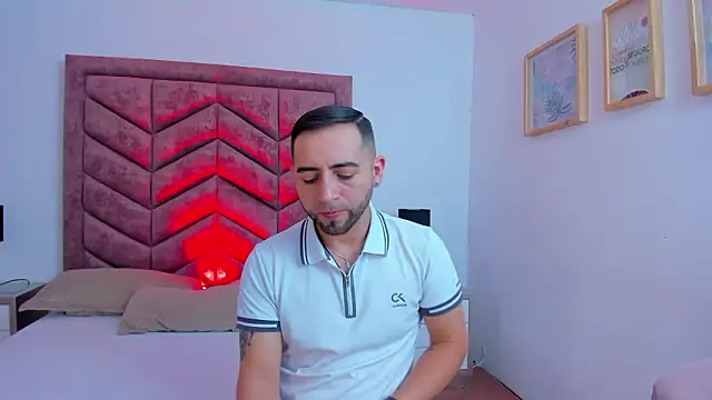 Snapshot of Lushian_ chatting on February 11, 3:28 pm Lushian online show from February 11, 3:28 pm