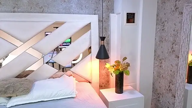 Snapshot of Saara_evans_ chatting on September 13, 8:08 pm Saara evans online show from September 13, 8:08 pm