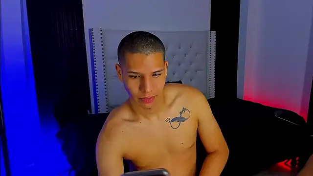 Snapshot of Latin_Boyss_ chatting on October 18, 7:47 pm Latin Boyss  online show from October 18, 7:47 pm