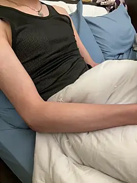 Snapshot of ggfddghuu chatting on February 12, 4:35 pm ggfddghuu online show from February 12, 4:35 pm