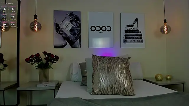 Samantha hotly online show from March 15, 2:56 pm