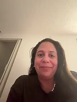 PrettyKittyMia online show from April 16, 10:05 am