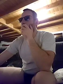 Snapshot of BrunJulienMetis chatting on February 9, 7:18 pm BrunJulienMetis online show from February 9, 7:18 pm