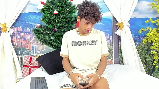 MilthonDelis online show from November 18, 3:23 am