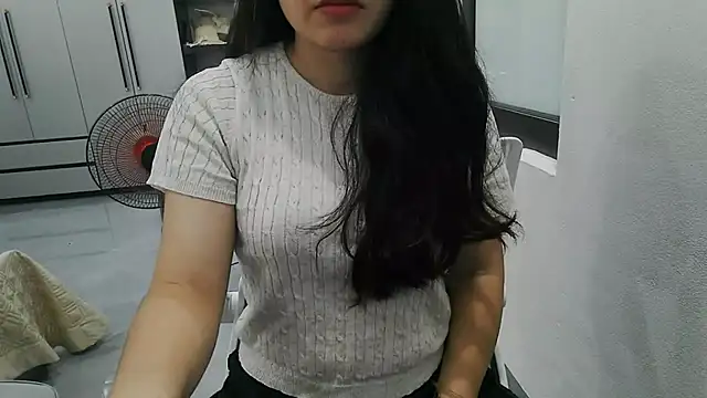 Snapshot of Emachiii chatting on July 21, 12:29 pm Emachiii online show from July 21, 12:29 pm