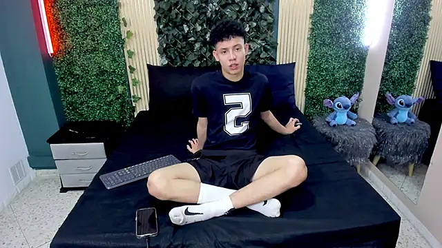 JoseLucian online show from November 21, 8:18 pm