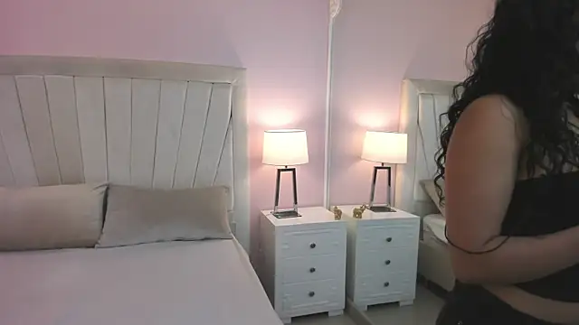 Snapshot of LittleeStar chatting on September 27, 3:44 am LittleeStar online show from September 27, 3:44 am