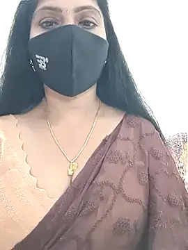 Snapshot of shivani27 chatting on February 2, 4:49 pm shivani27 online show from February 2, 4:49 pm