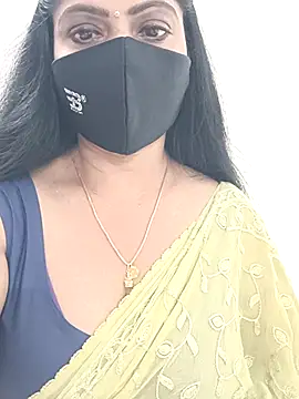 Snapshot of shivani27 chatting on February 3, 6:35 pm shivani27 online show from February 3, 6:35 pm