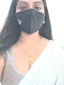 Snapshot of shivani27 chatting on February 19, 4:25 pm shivani27 online show from February 19, 4:25 pm