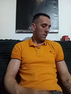 Snapshot of YzabellFabioo chatting on April 13, 8:14 pm YzabellFabioo online show from April 13, 8:14 pm