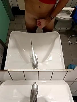 Snapshot of losteccafisso chatting on January 15, 1:26 pm losteccafisso online show from January 15, 1:26 pm