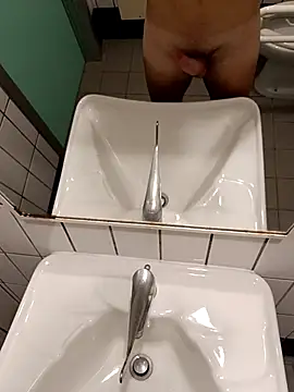 Snapshot of losteccafisso chatting on January 19, 1:04 pm losteccafisso online show from January 19, 1:04 pm