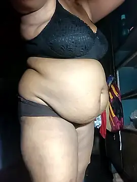 Nude-Priya2 online show from April 15, 9:38 am