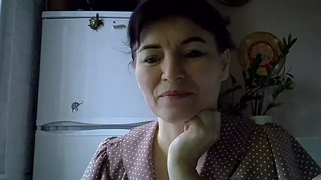 Krystal 82 online show from November 8, 9:09 am