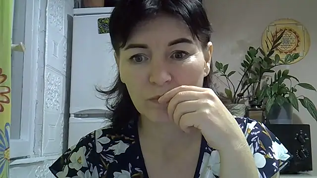 Krystal 82 online show from November 14, 4:28 pm